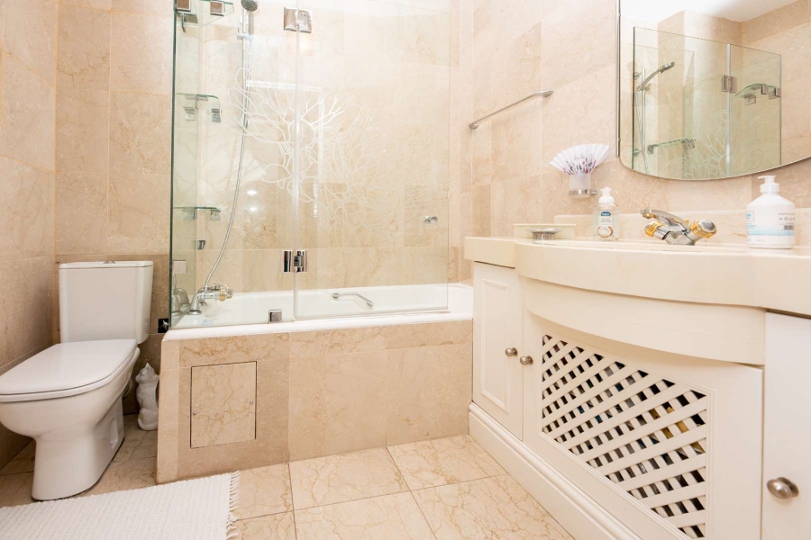 To Let 2 Bedroom Property for Rent in Three Anchor Bay Western Cape